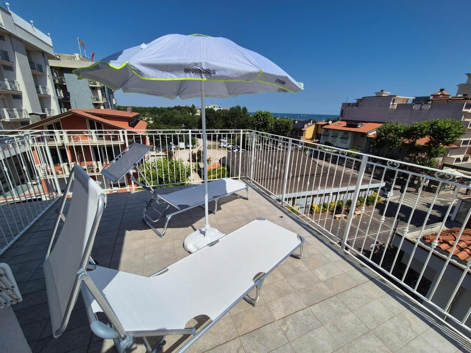 Hotel Rex Misano Adriatico Exteriör bild